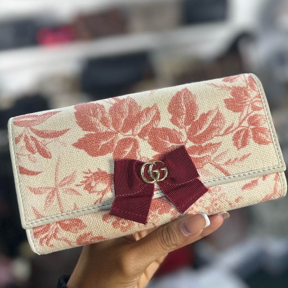 Gucci Beige and Mauve Floral Long Wallet EUC